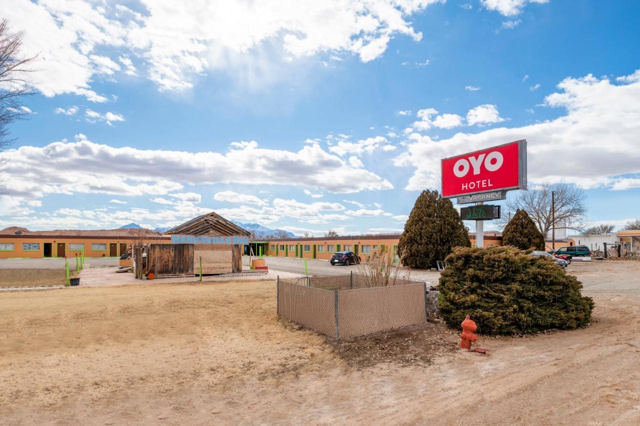 Oyo Hotel Hanksville, Ut Buitenkant foto