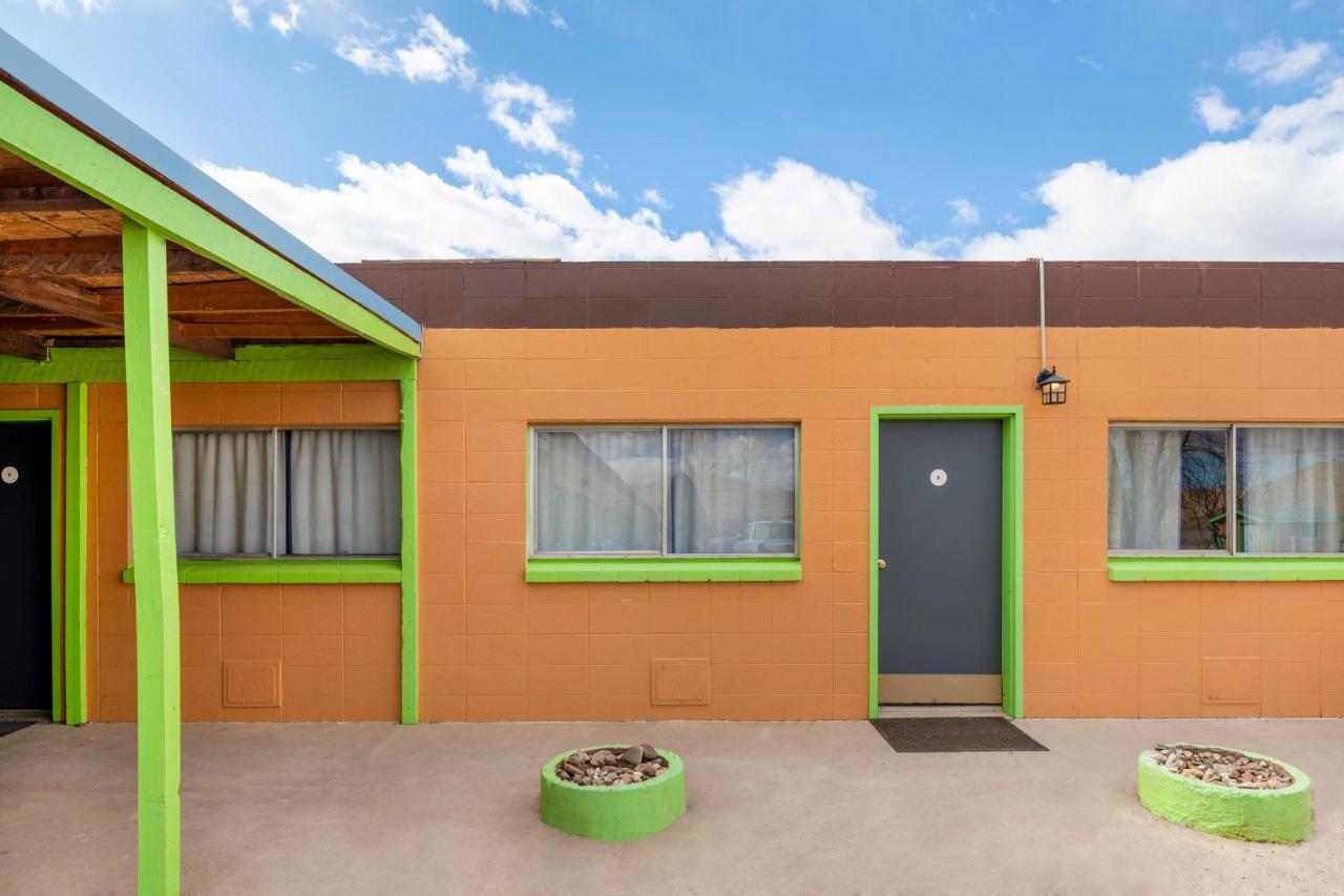 Oyo Hotel Hanksville, Ut Buitenkant foto