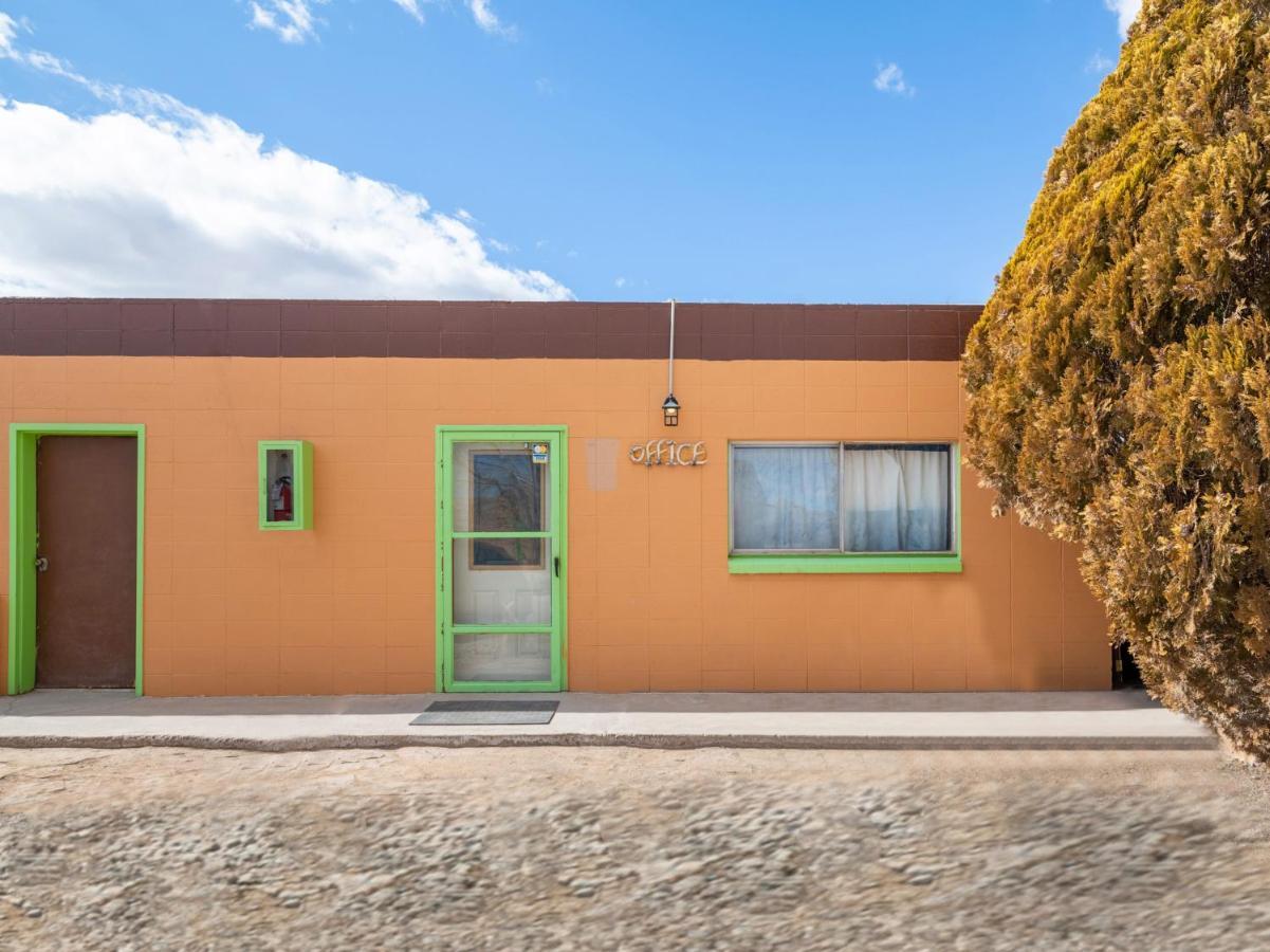 Oyo Hotel Hanksville, Ut Buitenkant foto