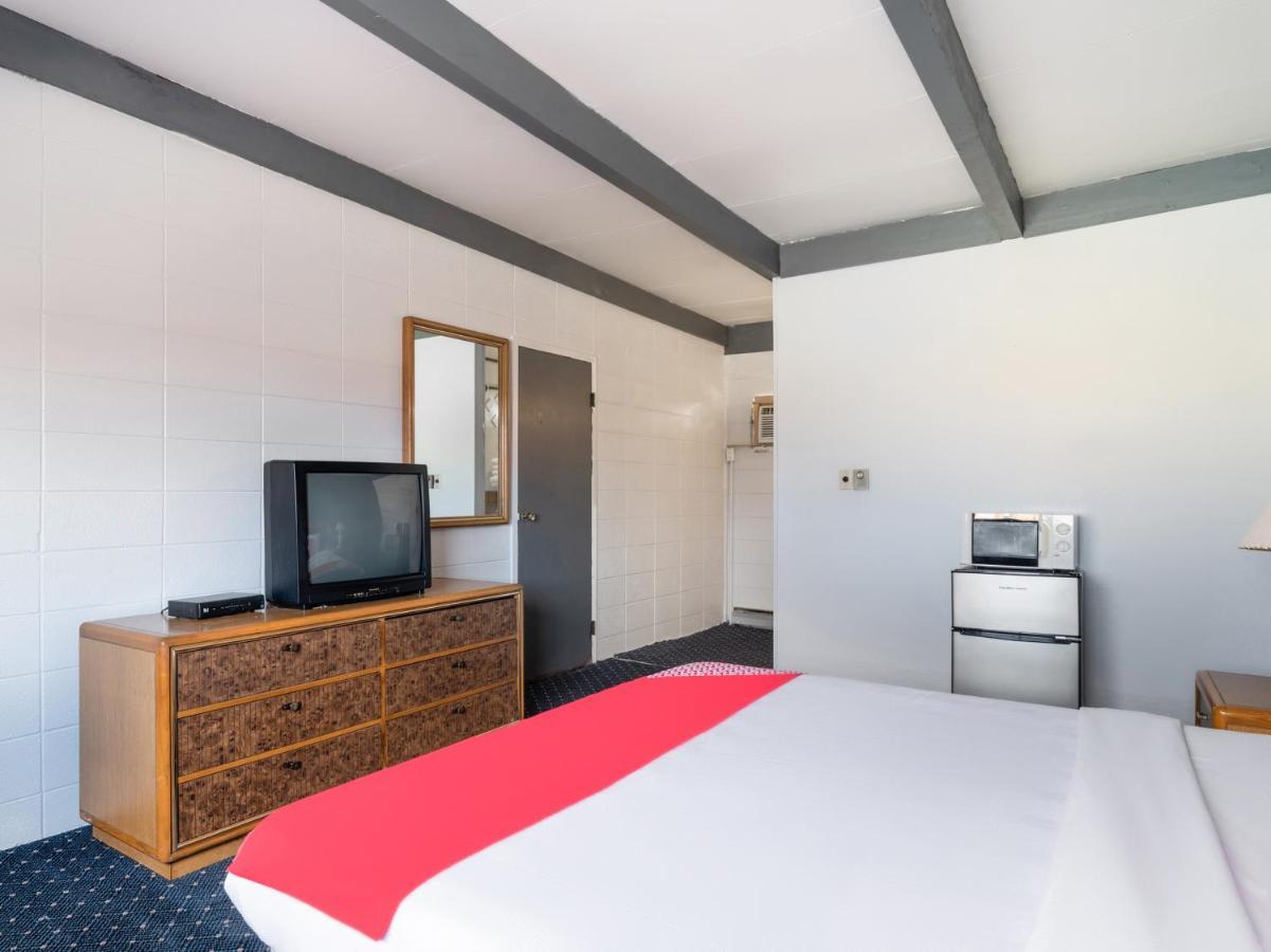 Oyo Hotel Hanksville, Ut Buitenkant foto